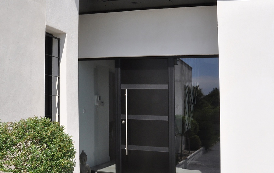 Azurenov 32, la menuiserie alu de votre future porte d'entrée à Auch