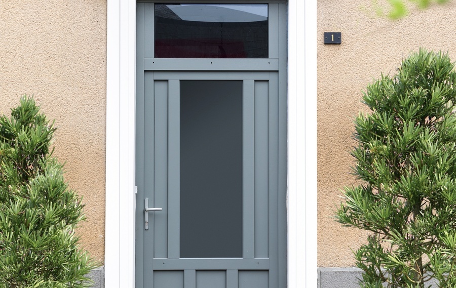 Azurenov 32, la menuiserie de votre projet de porte en bois à Auch