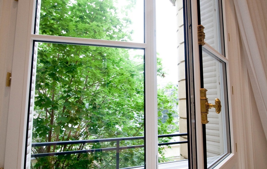 Les fenêtres bois IntenS : des menuiseries chaleureuses et isolantes pour votre maison à Auch